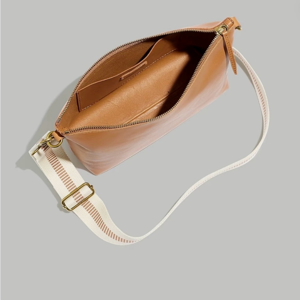 Like new! Madewell Leather Carabiner Crossbody Sling Bag with additional strap